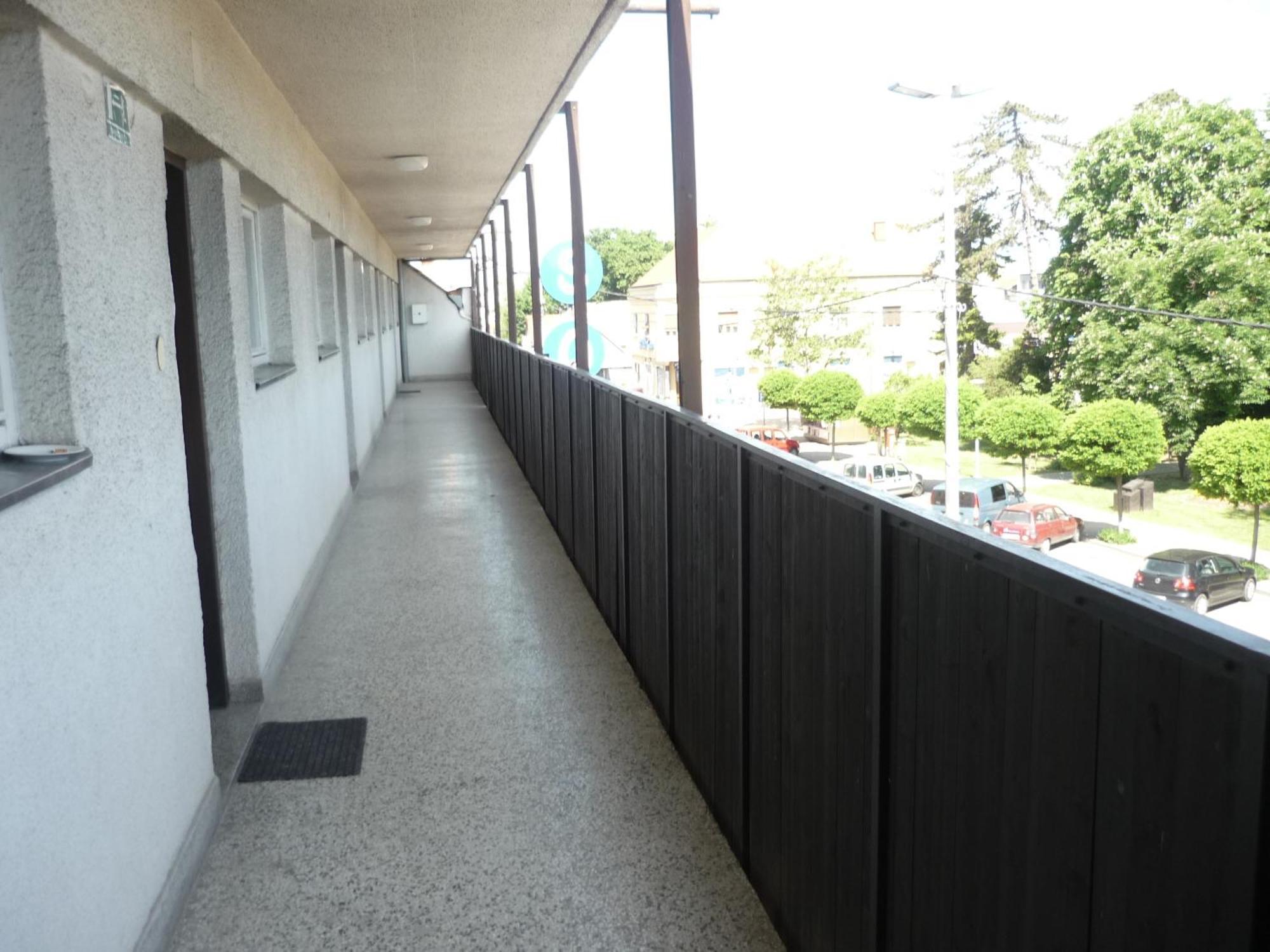比耶拉鲁扎客房酒店 大戈里察 外观 照片